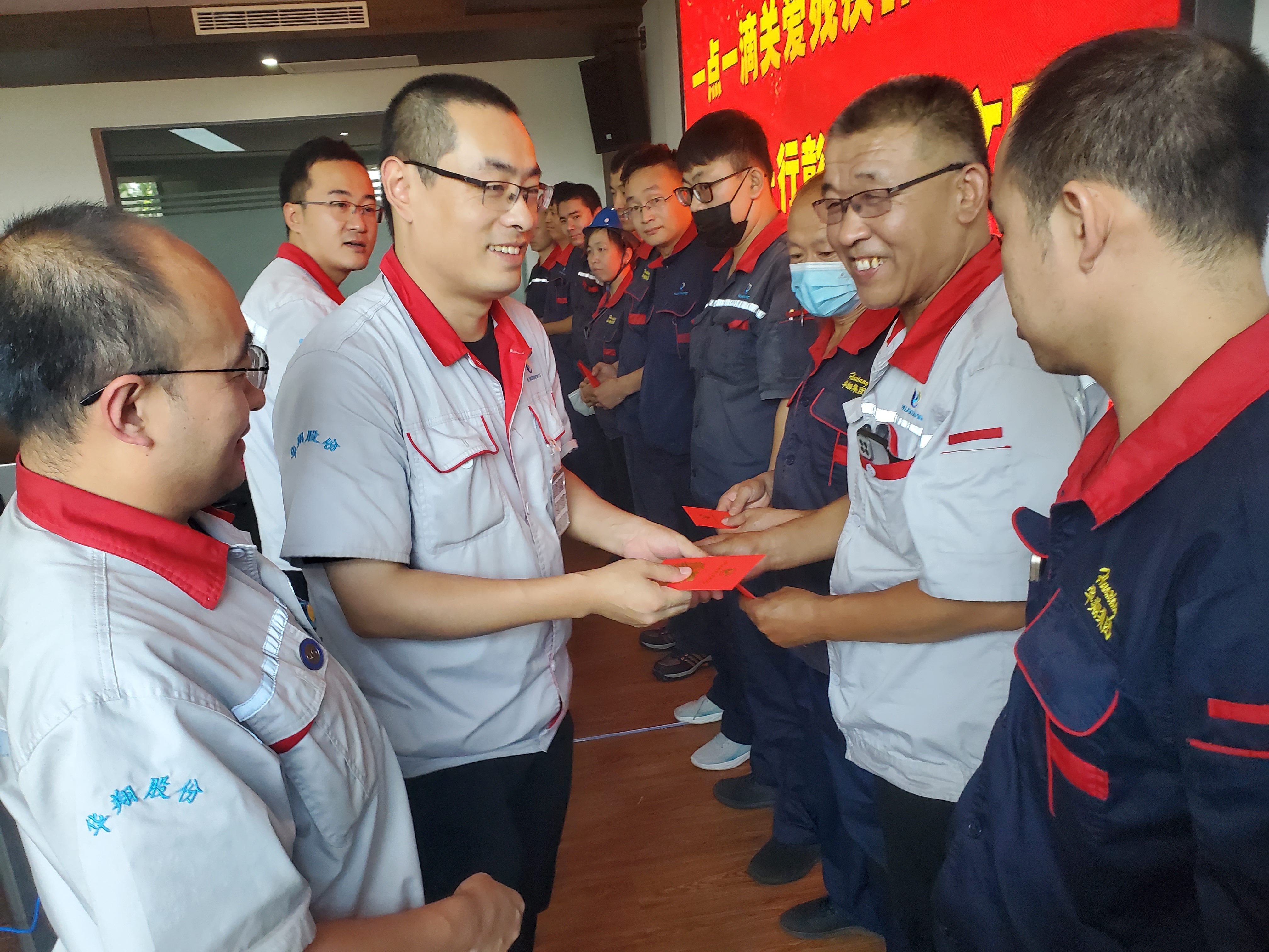 “扶殘助殘有你有我”，華翔很暖心！