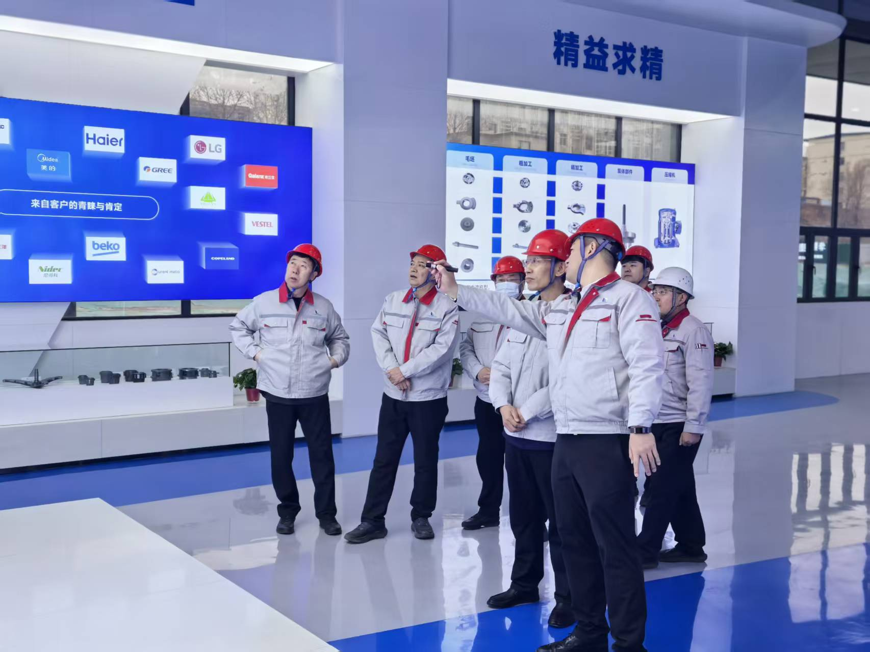 臨汾市委常委、洪洞縣委書記張晉偉深入華翔洪洞智能科技產(chǎn)業(yè)園調(diào)研